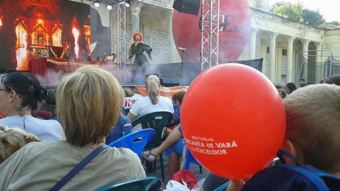 Vacanța de vară cu teatrul Excelsior continuă în fiecare week-end până pe 4 septembrie