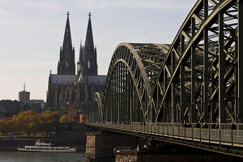 Germania perfectiunii. O chestie de eticheta