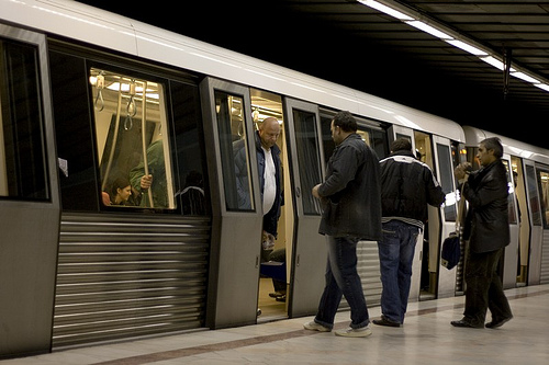 Angajatii de la metrou si o parte din cei ai RATB, in greva marti. CFR nu participa la protest