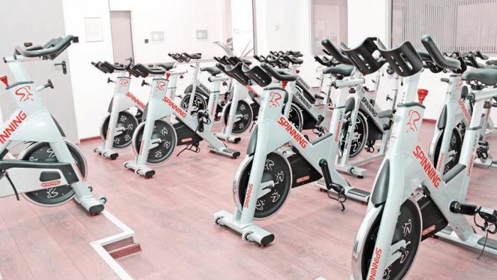 Exerciţii fizice, yoga şi sănătate la puterea Social Gym