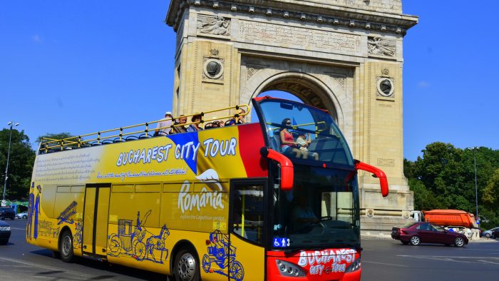 Autobuzele supraetajate din Bucureşti îşi reiau cursele