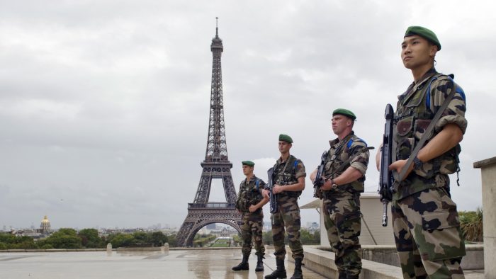 Cât îi costă pe francezi lupta cu terorismul