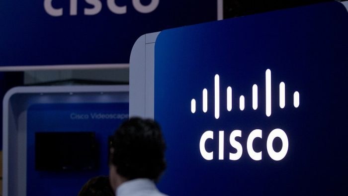 Unul din cinci angajaţi CISCO la nivel global va fi concediat