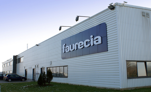 Grupul francez Faurecia angajează 600 de oameni în România