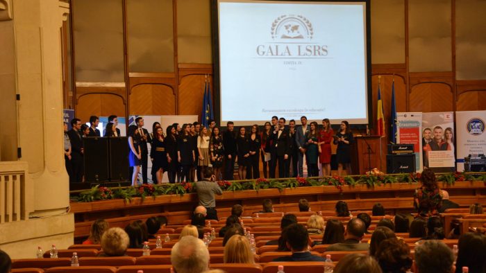 „Un ochi râde, unul plânge” – aceasta este povestea premiilor de excelență la Gala Studenților Români din Străinătate