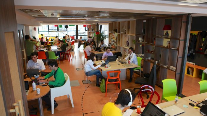 Huburi în Bucureşti: Lucrezi la Impact Hub şi eşti conectat la 11.000 de membri din reţeaua internaţională