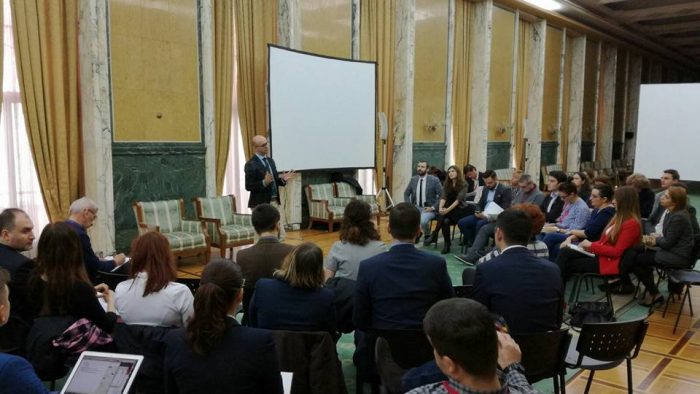 Legislația privind internshipul, repusă în discuție