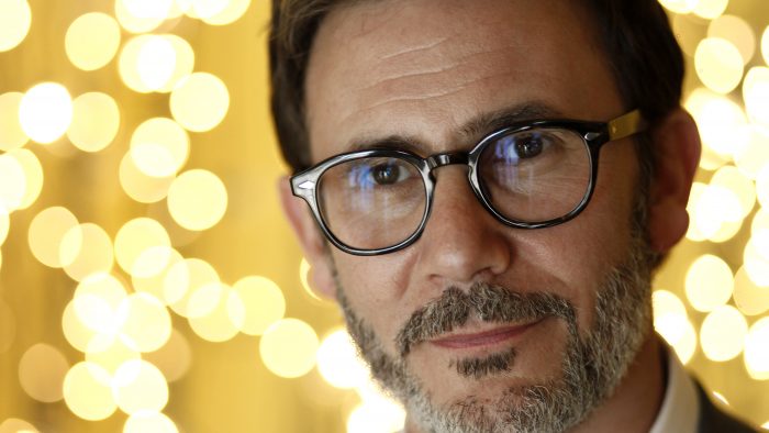 Regizorul Michel Hazanavicius vorbeşte publicului de la Bucureşti despre cariera sa