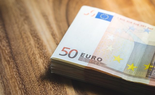 Salariile din ţările Europei Centrale şi de Est se află sub potenţialul economic al acestor naţiuni - studiu