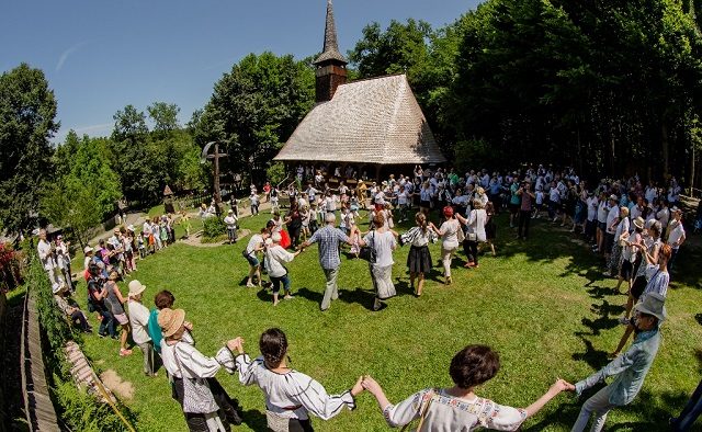 Hora de Sânziene la Muzeul ASTRA din Sibiu