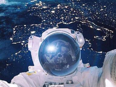 NASA scoate la licitație primul SELFIE făcut în spațiu