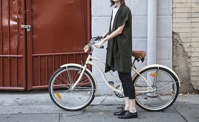 Câţi români merg cu bicicleta la muncă