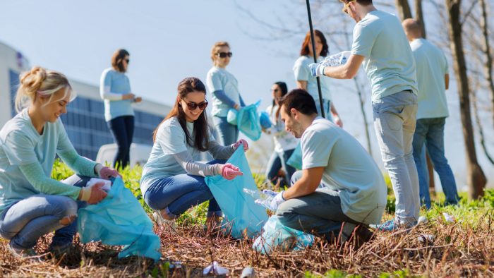 Care sunt beneficiile voluntariatului și de ce ar trebui să te implici în astfel de activități